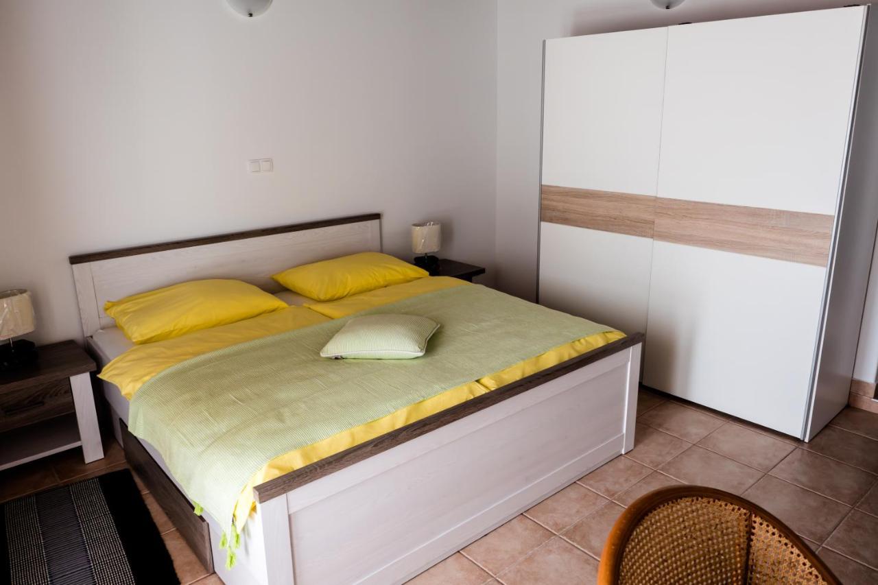 Apartment-Rooms Preka Palit Bagian luar foto