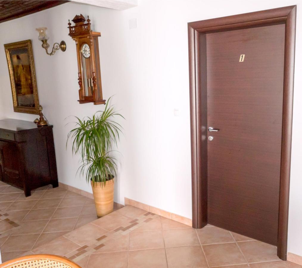 Apartment-Rooms Preka Palit Bagian luar foto